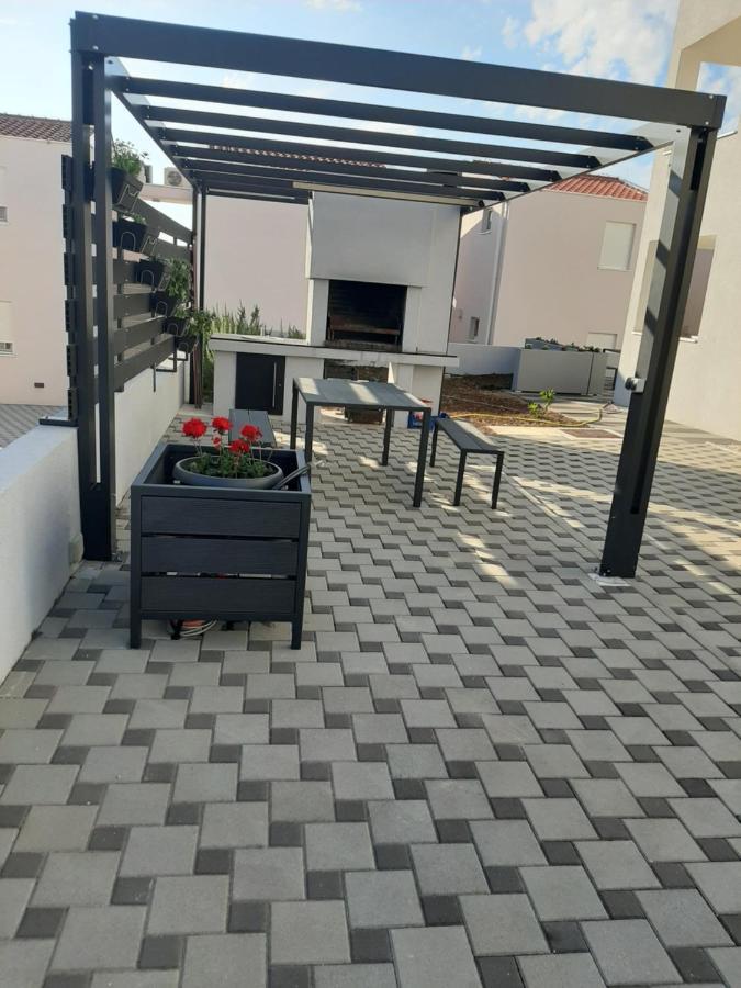 Apartments Sunrise Preko Exterior foto